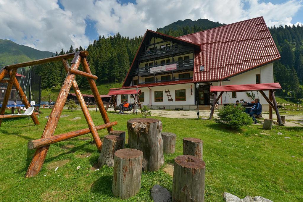 Hotel Paraul Capra Cumpăna Exterior foto
